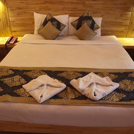 Symphony Palms Beach Resort And Spa Govind Nagar Buitenkant foto