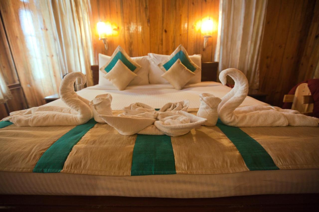 Symphony Palms Beach Resort And Spa Govind Nagar Buitenkant foto