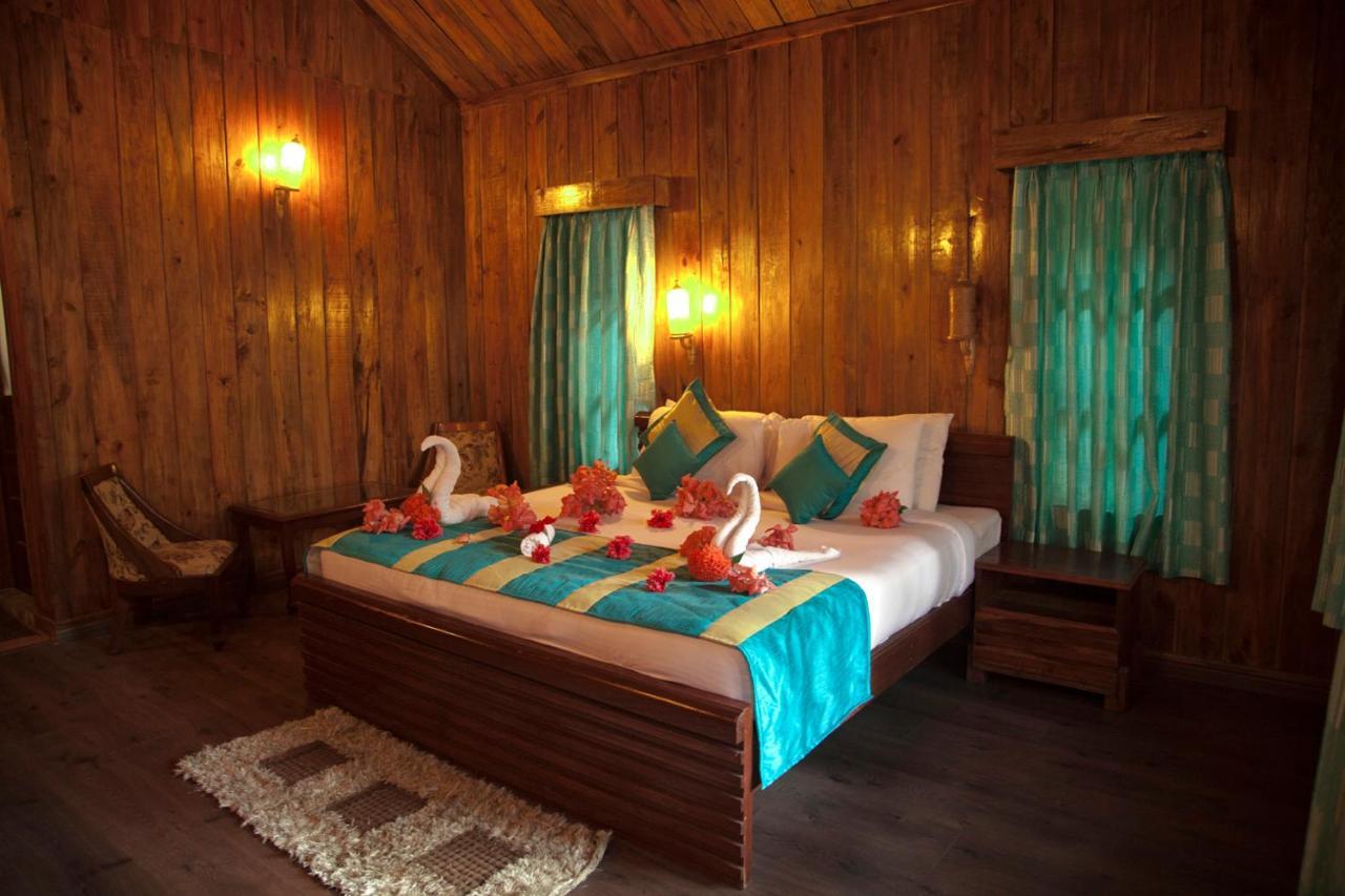 Symphony Palms Beach Resort And Spa Govind Nagar Buitenkant foto